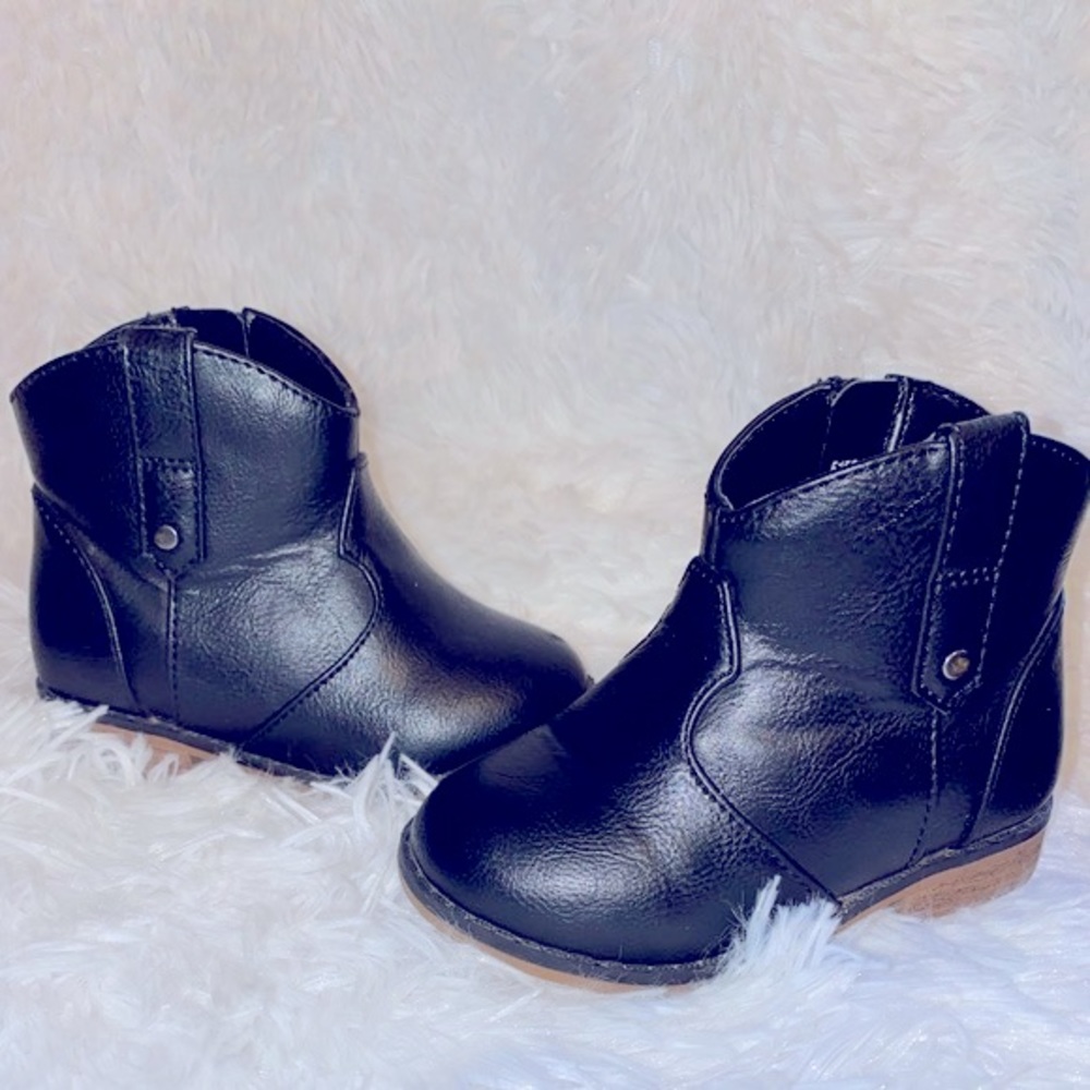 Cat and jack boots